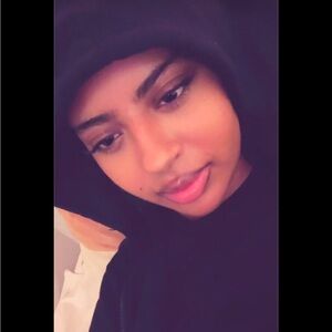 Meet your Posher, Aisha